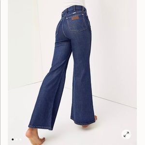 Wrangler Wanderer 622 High Rise Flare Jeans